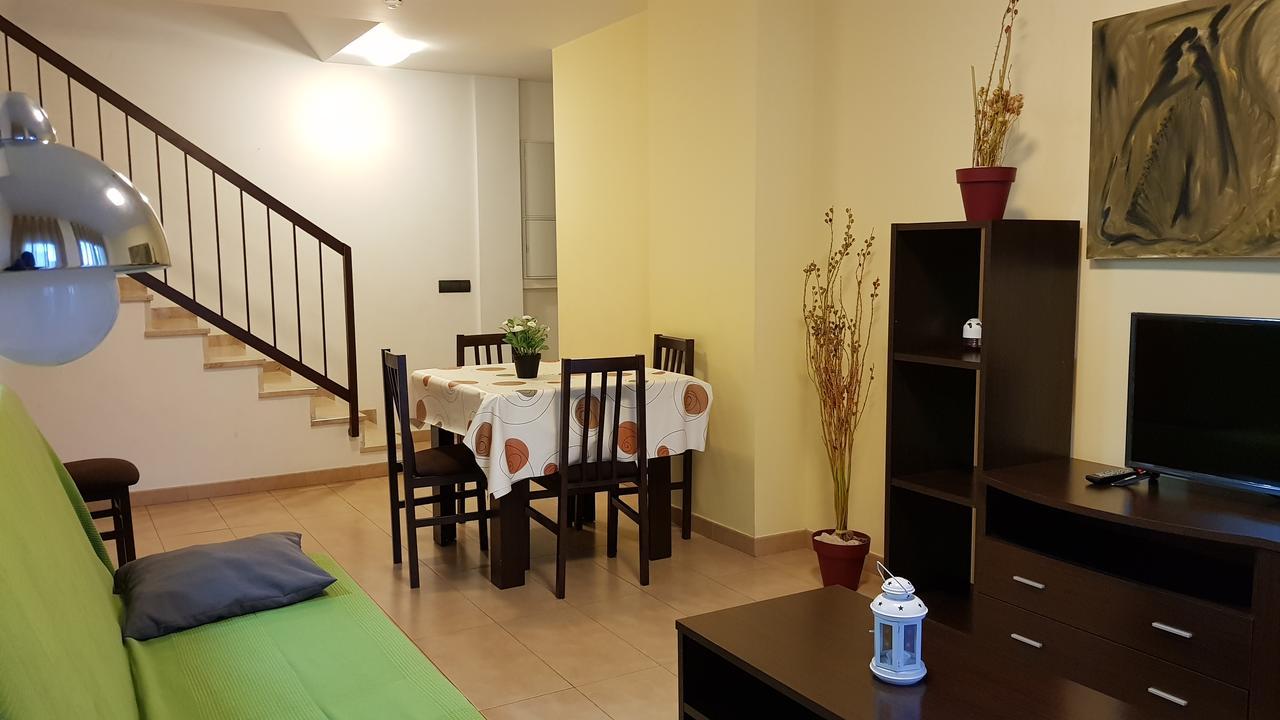 Apartamentos Puerta Muralla Teruel Exterior foto