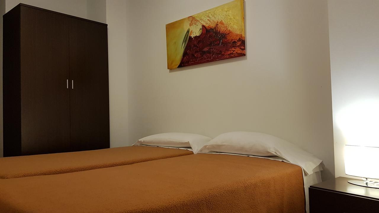 Apartamentos Puerta Muralla Teruel Exterior foto